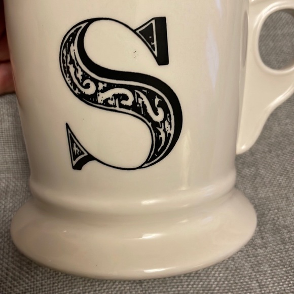 New!  ANTHROPOLOGIE Monogrammed “S” Mug. - Picture 5 of 5